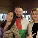 Афина подарила новое звучание песне Кати Огонёк Афина подарила новое звучание песне Кати Огонёк